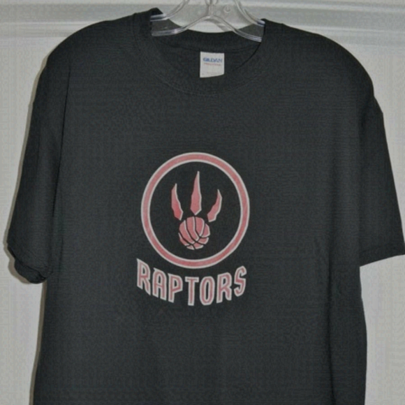 𝅺LARGE Mens  | Toronto Raptors | TEE - Picture 1 of 2
